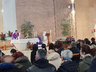 Folignano - Chiesa di Villa Pigna gremita per l’ultimo saluto a Daniele Nunziato
